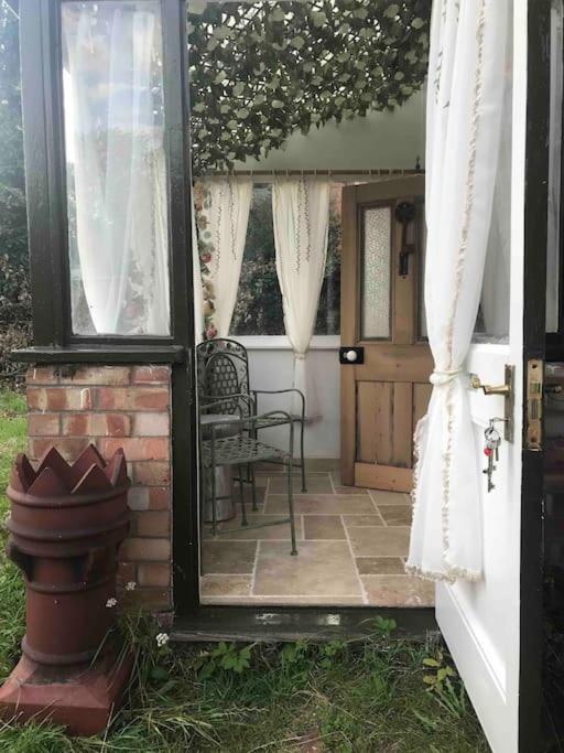 Priory Meadow Cottage Long Bennington 外观 照片